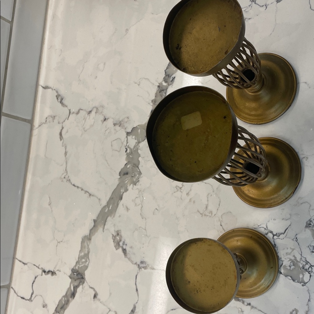 Elegant Gold Candle Holder Set - Picture 6 of 6